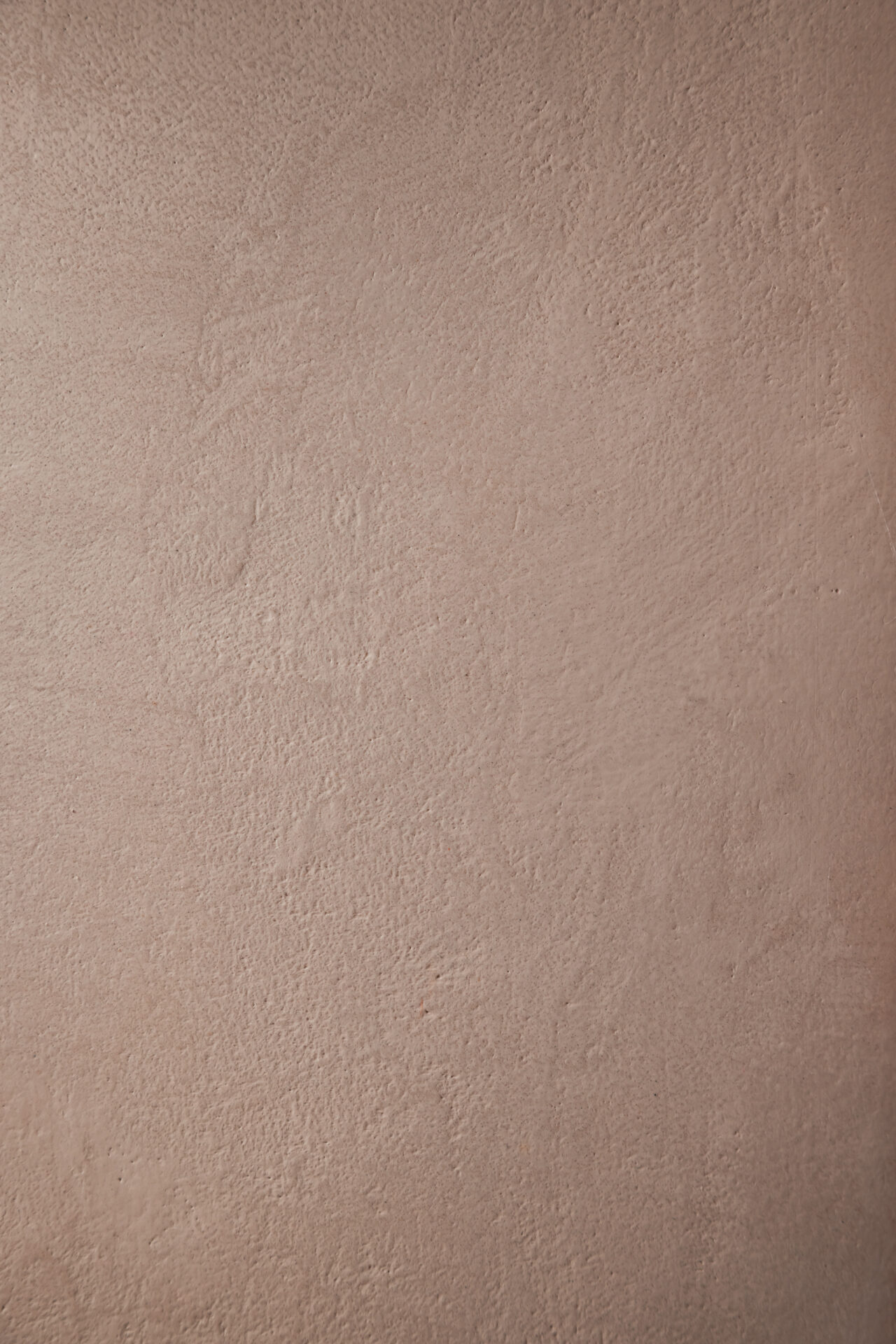 Polynature Sea Shore met warme mortex look in badkamer te Menen