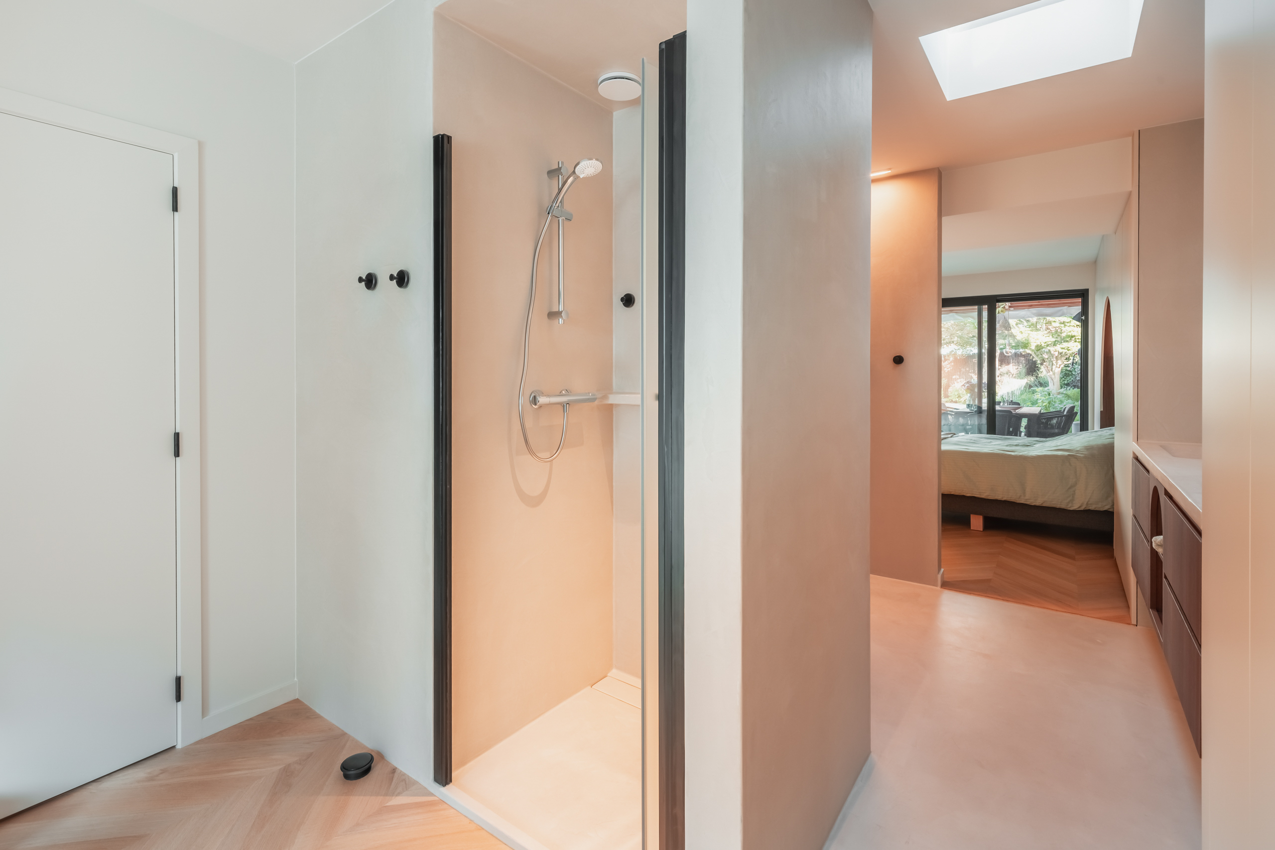 Extra douche voor de kinderslaapkamer in Voegloze Badkamer te Evergem