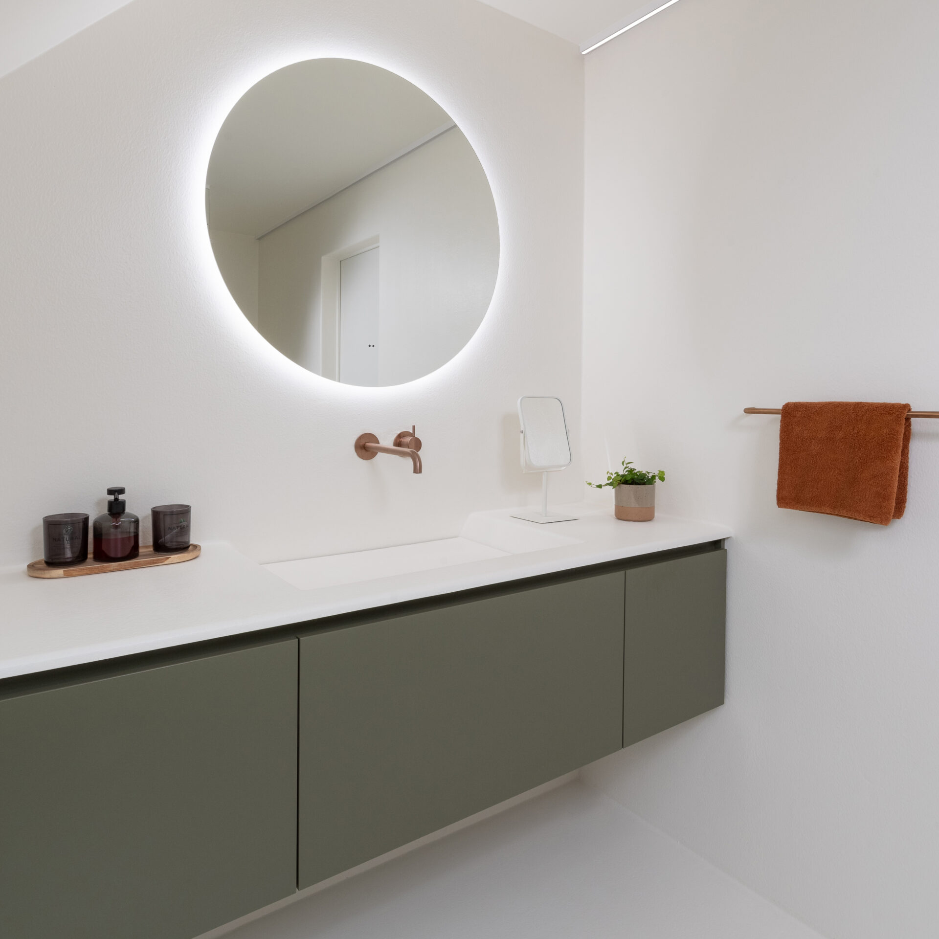 Plaatsbezoek voor een offerte op maat van een Voegloze Badkamer